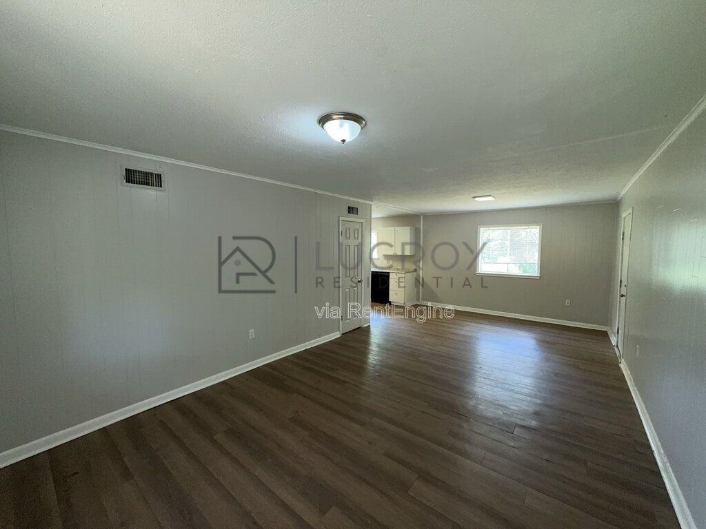 3341 Suncrest Dr - Photo 3 of 13