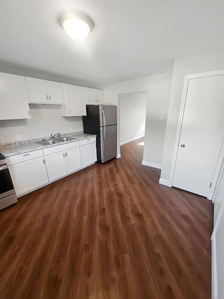136 N Lake St #3 - Photo 2 of 6