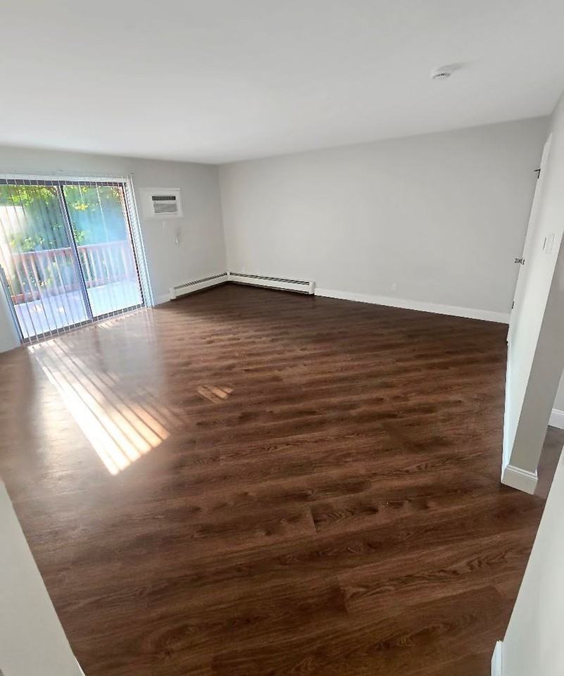 136 N Lake St #3 - Photo 3 of 6
