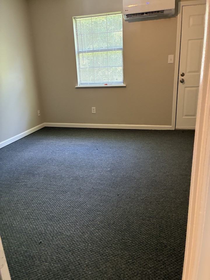 115 Cedar Dr #A - Photo 2 of 7