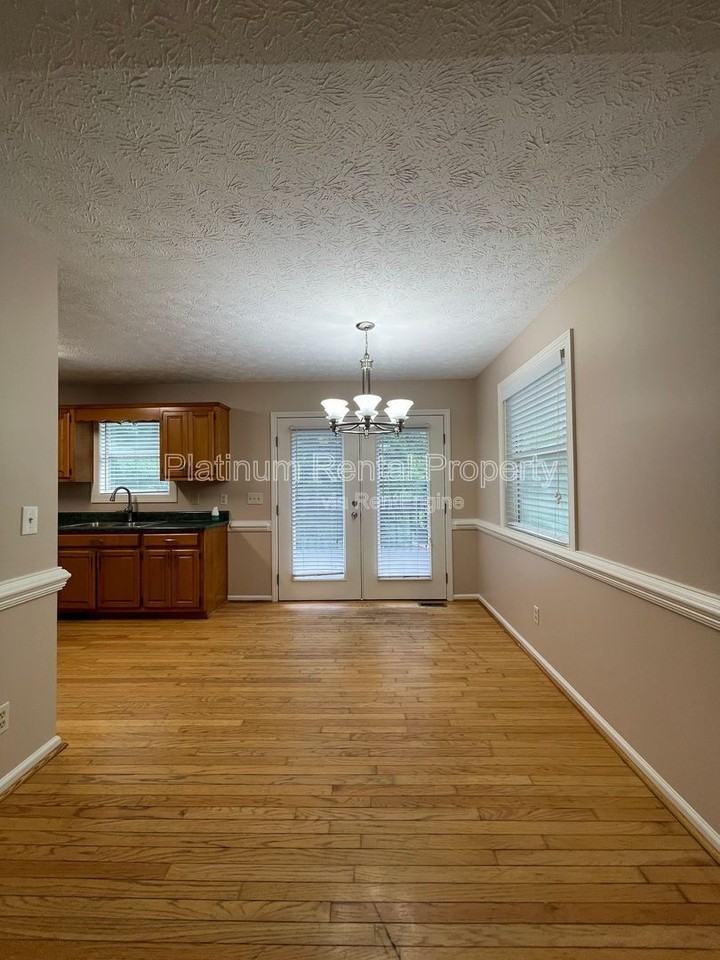 268 Jennifer Ct - Photo 6 of 22