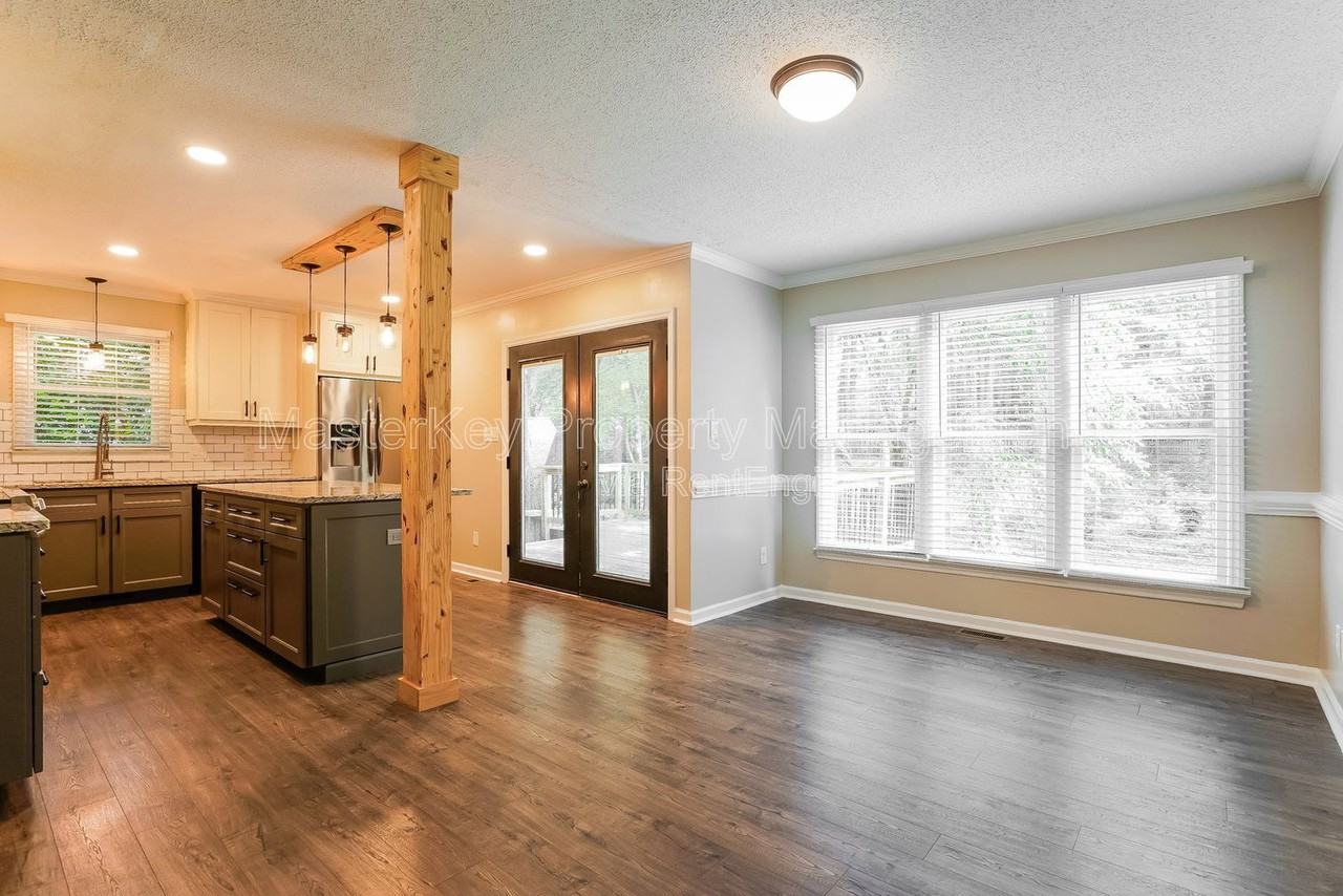 220 W Elm Ave - Photo 6 of 28