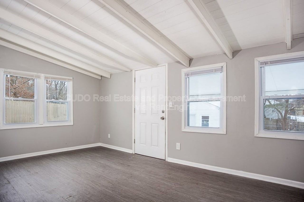 1324 N Osage St - Photo 6 of 16