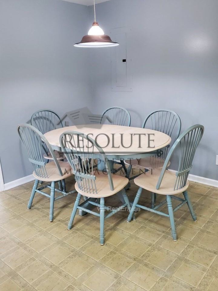 7909 Zebulon Rd - Photo 5 of 17