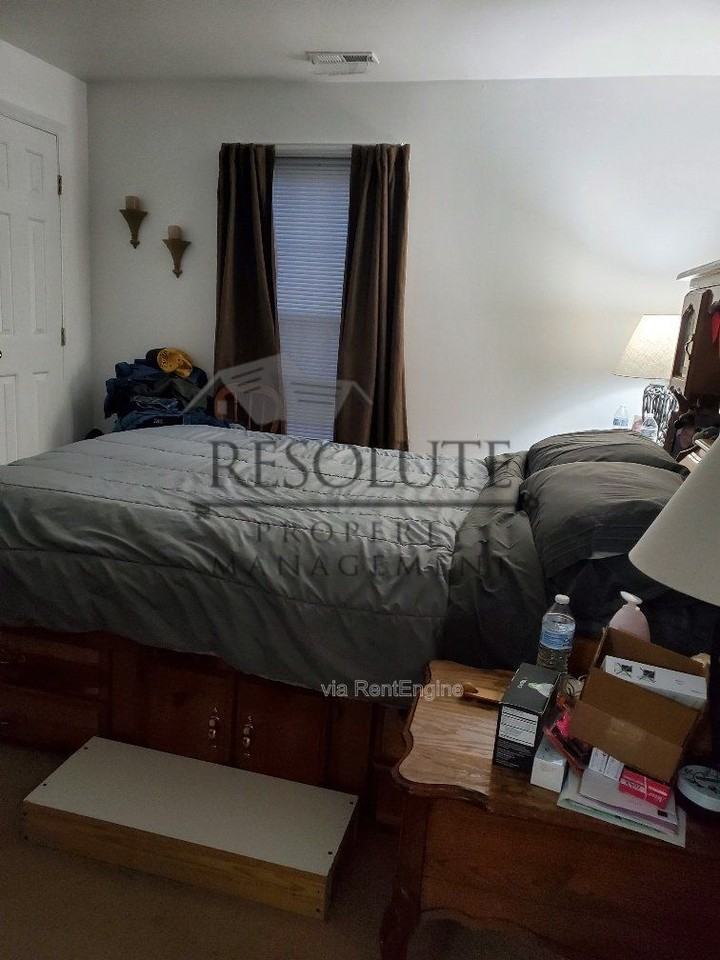 7909 Zebulon Rd - Photo 6 of 17