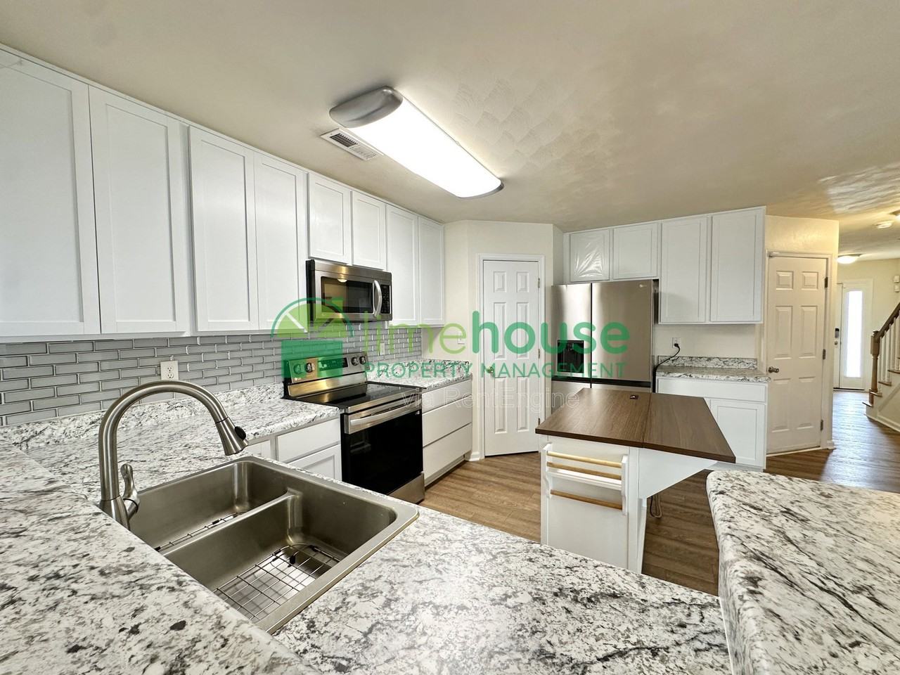 1323 Hoover Ave - Photo 5 of 18
