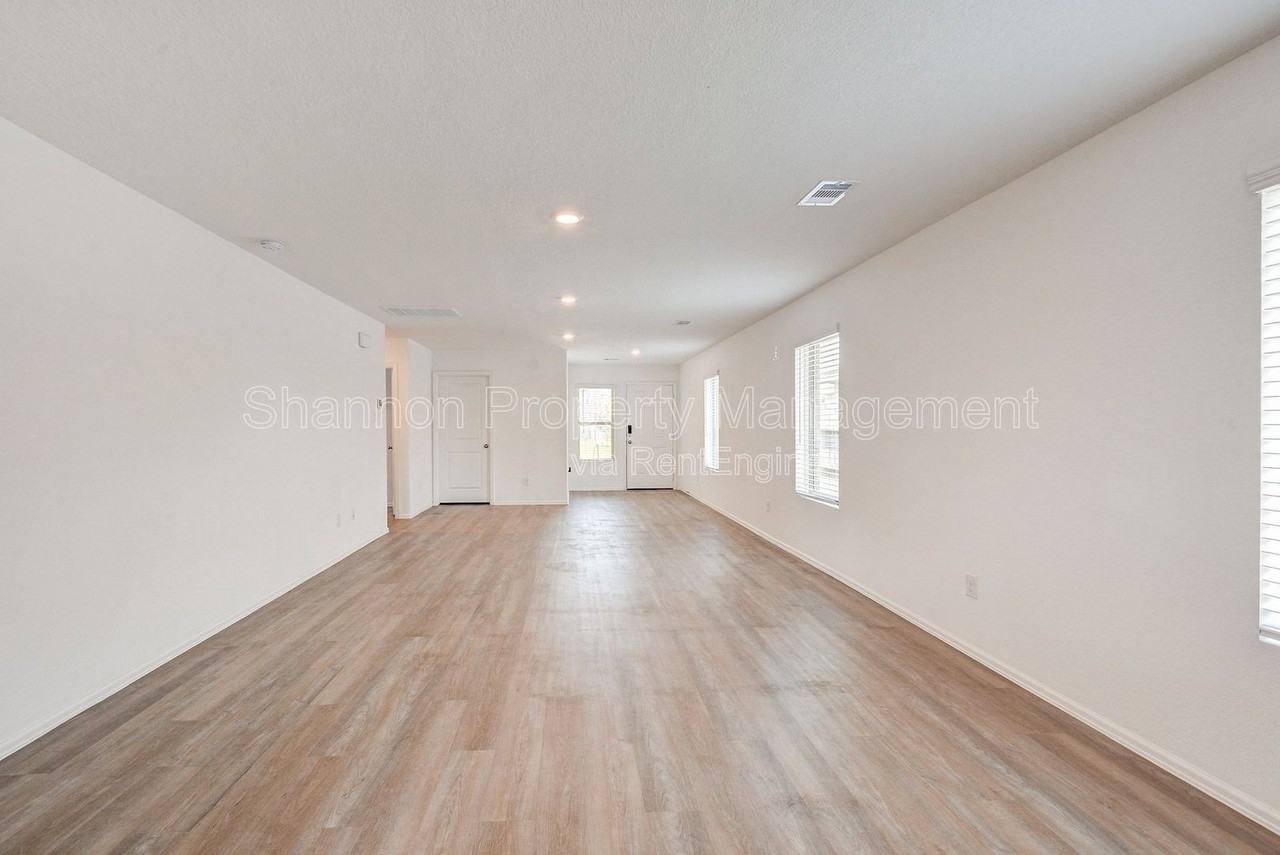 26735 Wilderye Cove Ln - Photo 4 of 24