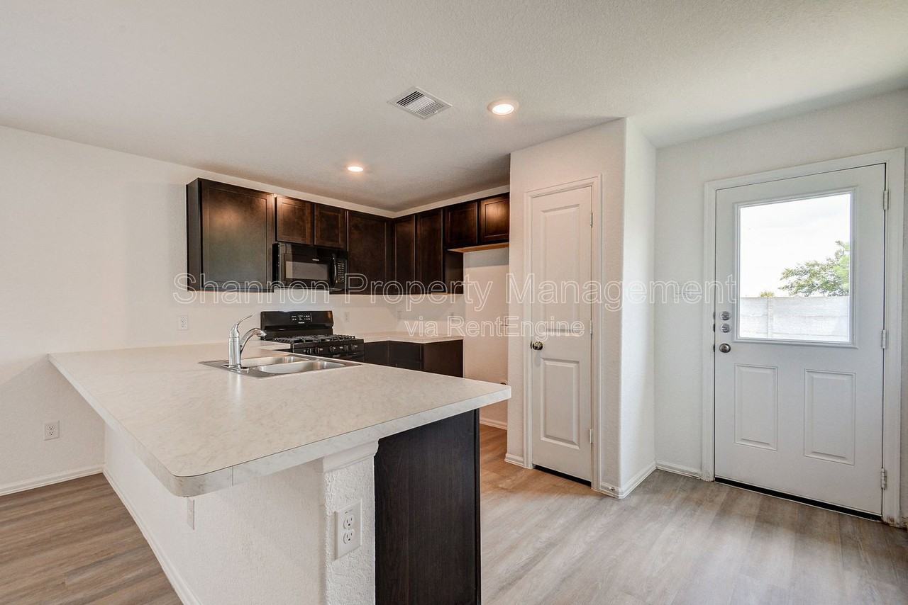 26735 Wilderye Cove Ln - Photo 6 of 24