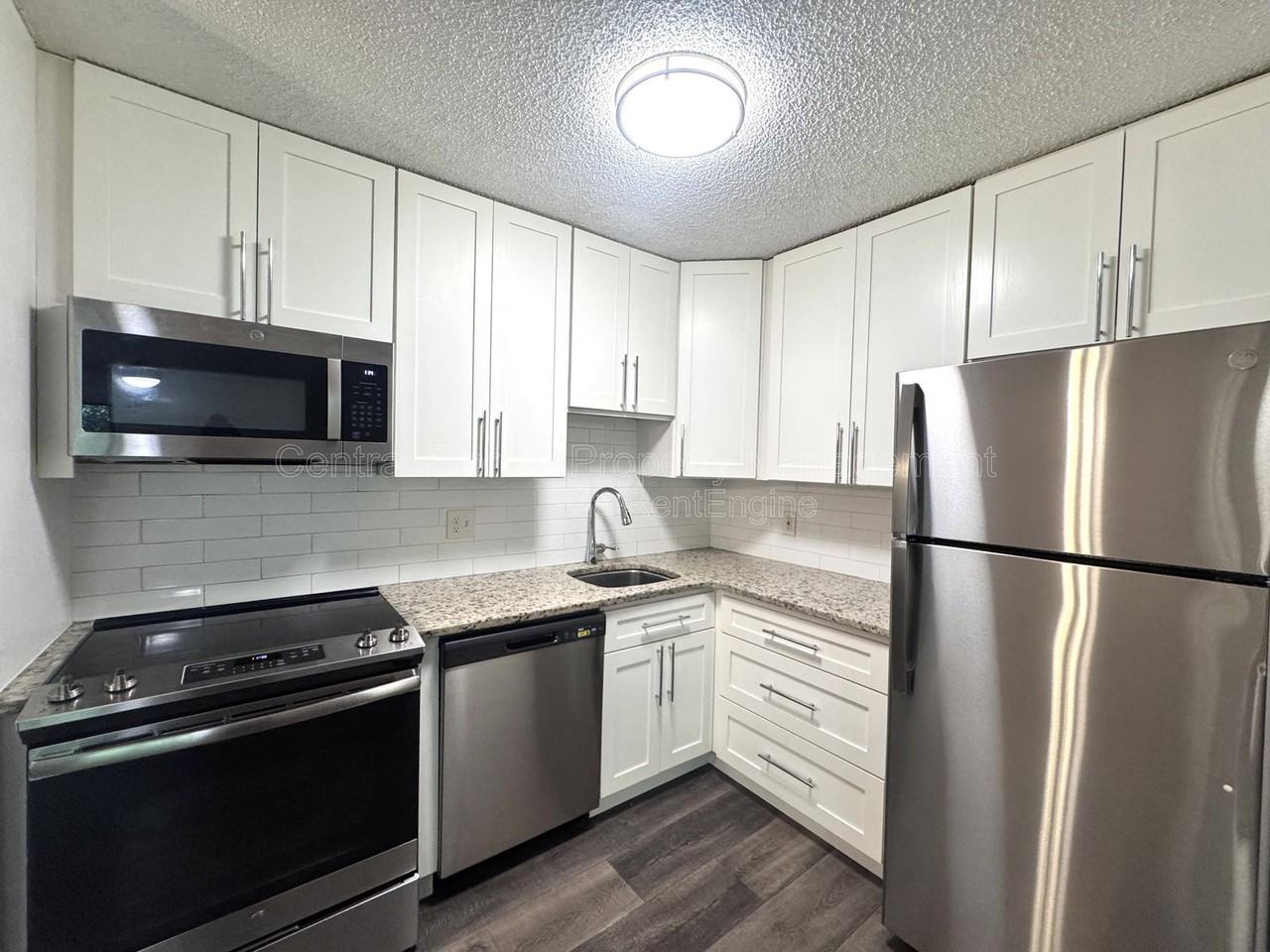 2452 Oak Park Way - Photo 4 of 18