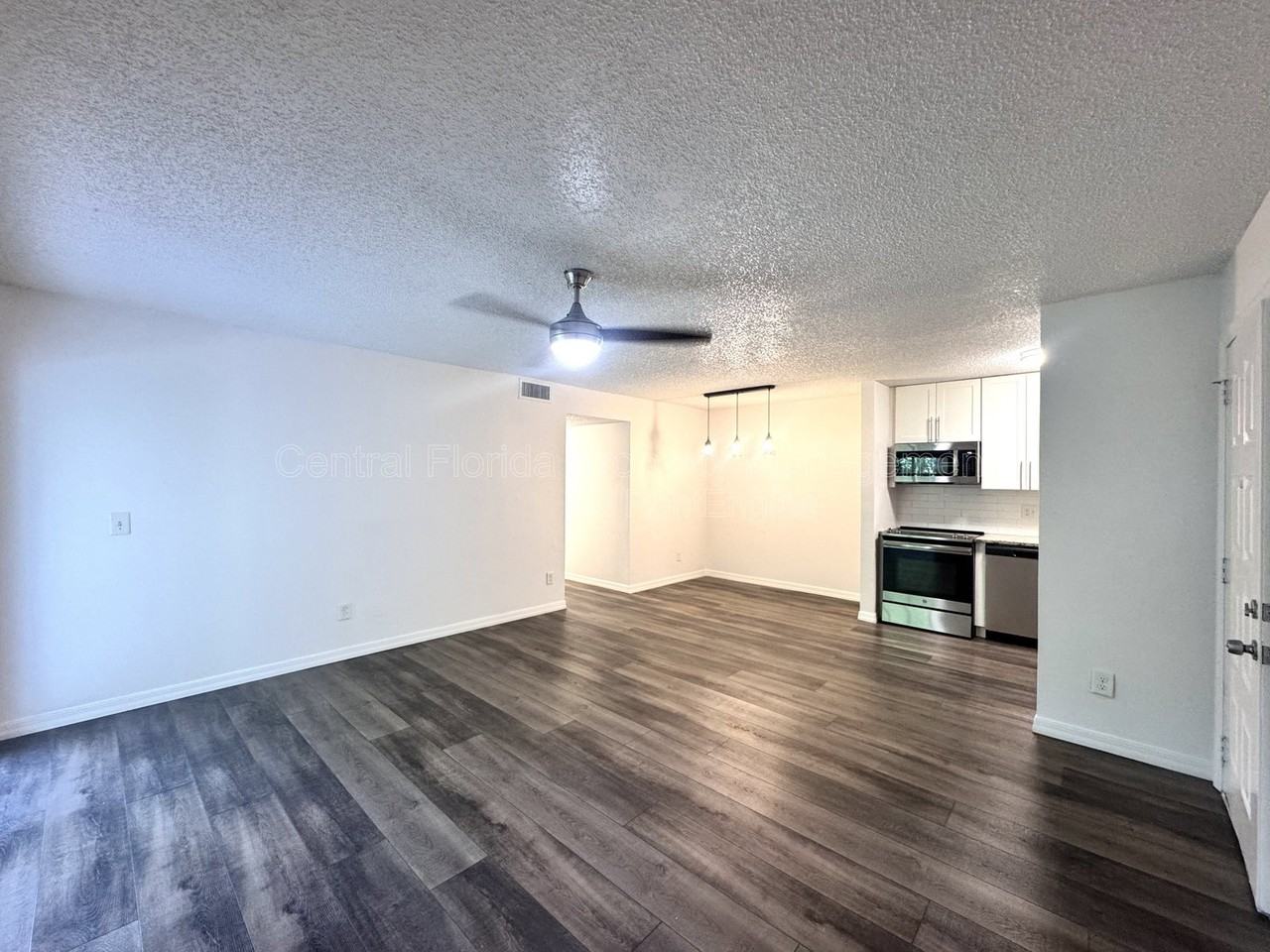 2452 Oak Park Way - Photo 6 of 18
