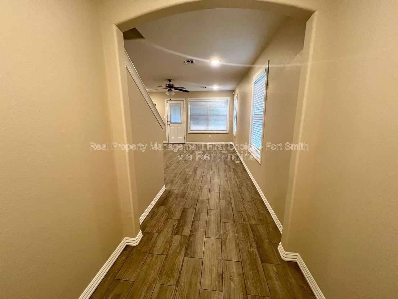 6617 Leightyn Ln - Photo 2 of 24