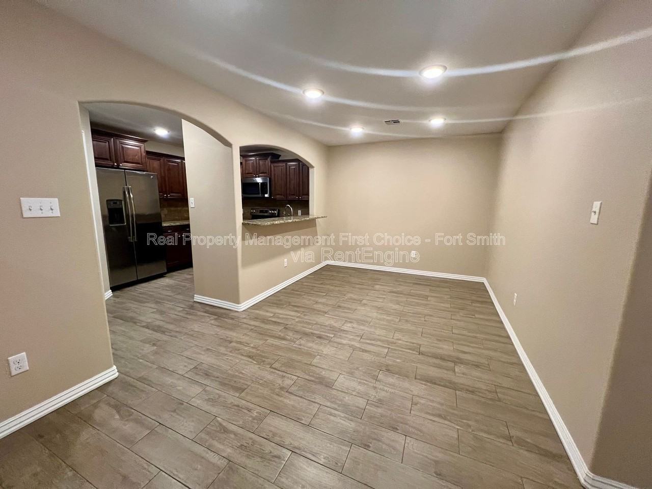 6617 Leightyn Ln - Photo 5 of 24