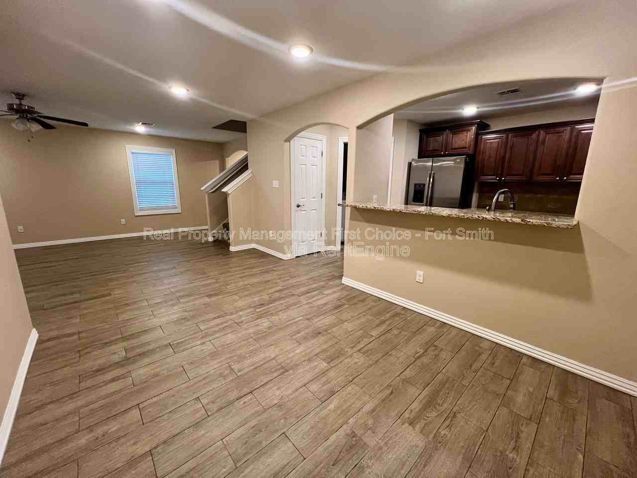 6617 Leightyn Ln - Photo 6 of 24