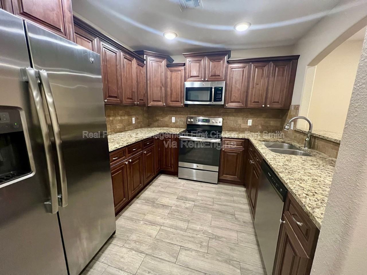 6617 Leightyn Ln - Photo 7 of 24
