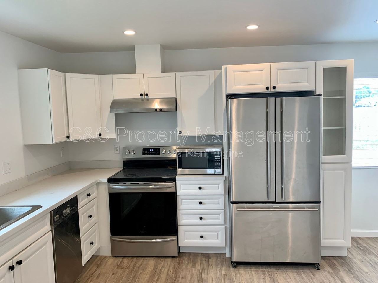 628 Eardley Ave - Photo 6 of 10