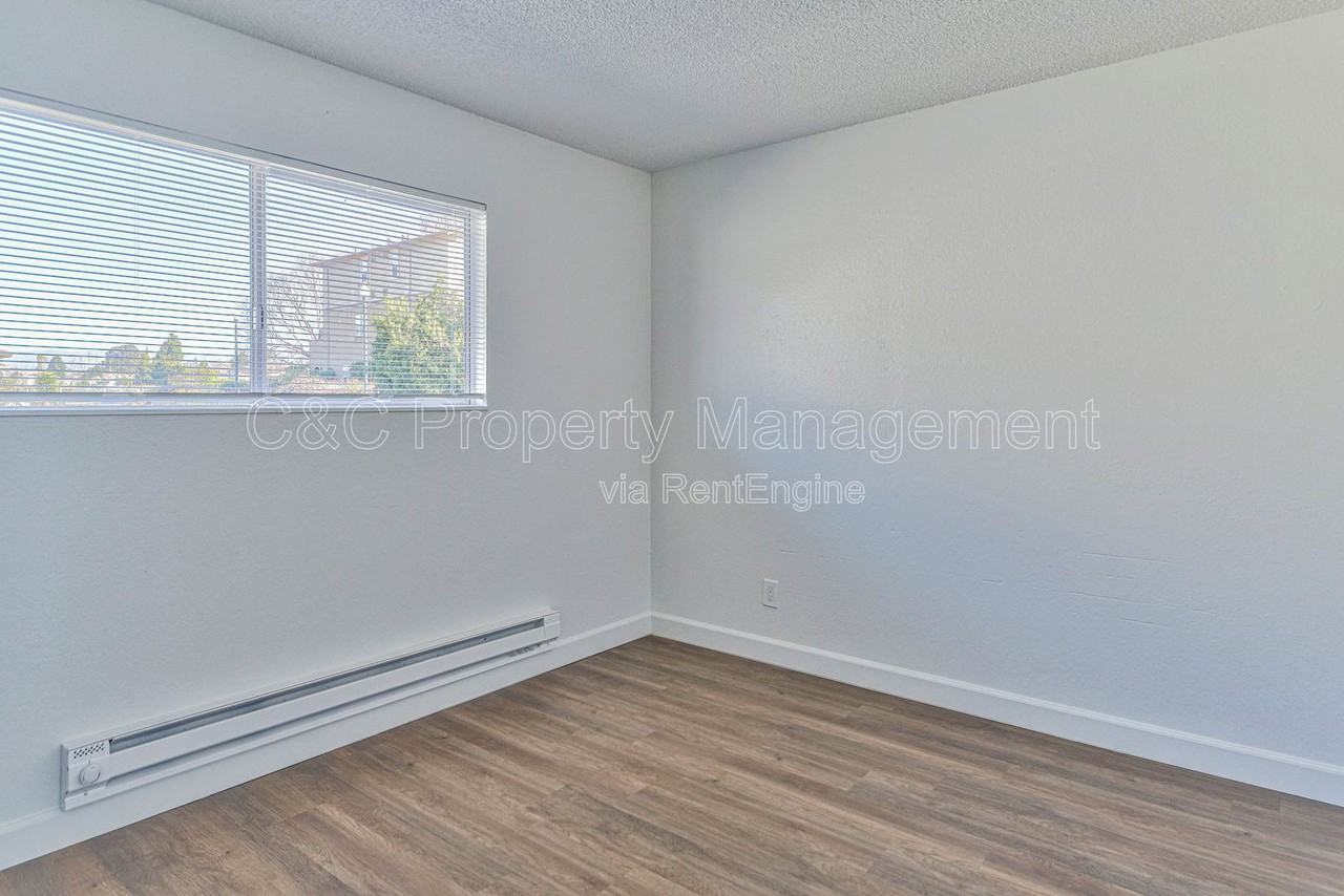 290 Pennsylvania Dr #9 - Photo 3 of 9