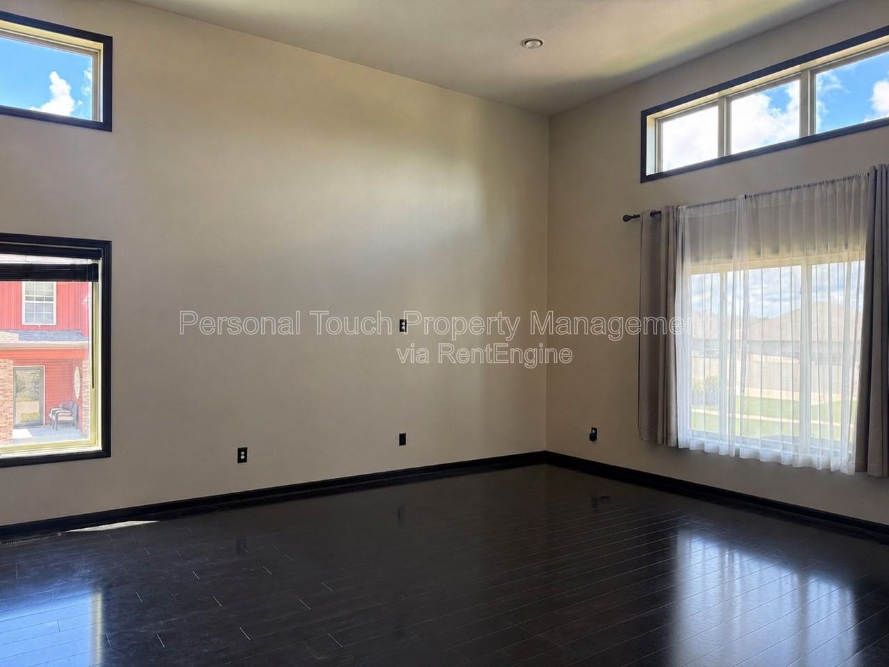 4106 Clubhouse Dr S - Photo 4 of 26