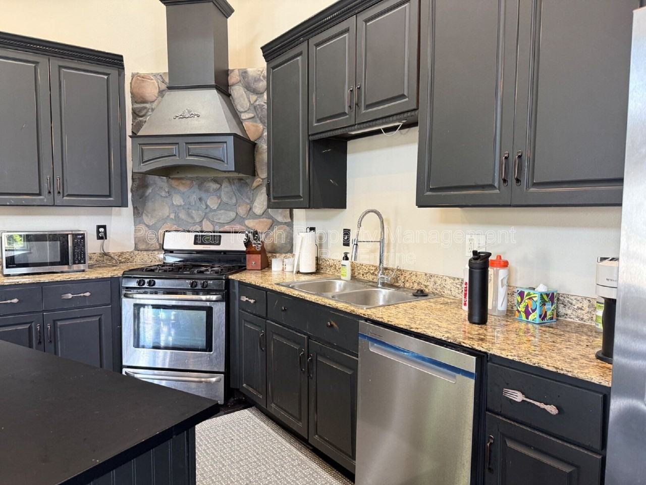 4106 Clubhouse Dr S - Photo 7 of 26
