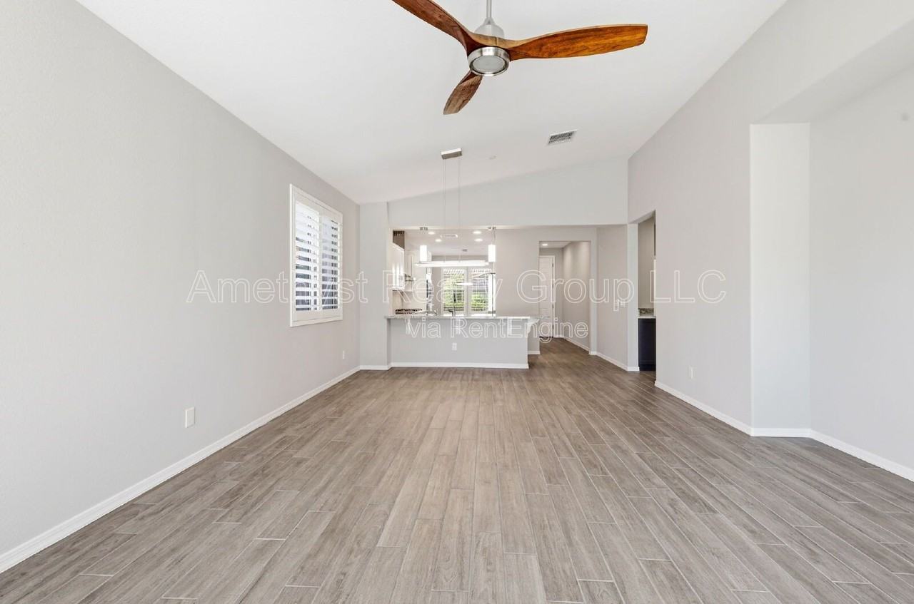 13179 W Brookhart Way - Photo 4 of 43