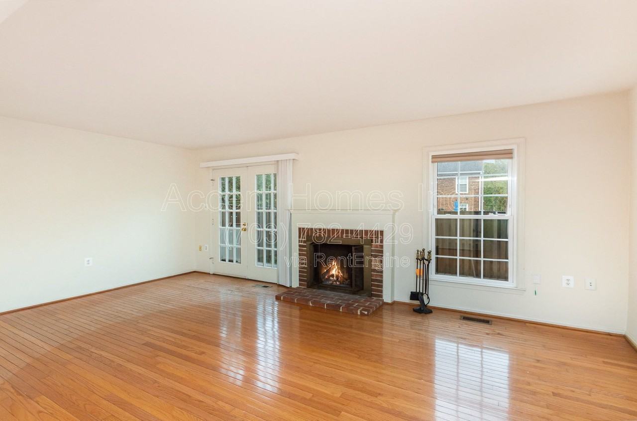 2514 S Arlington Mill Dr #C - Photo 2 of 30