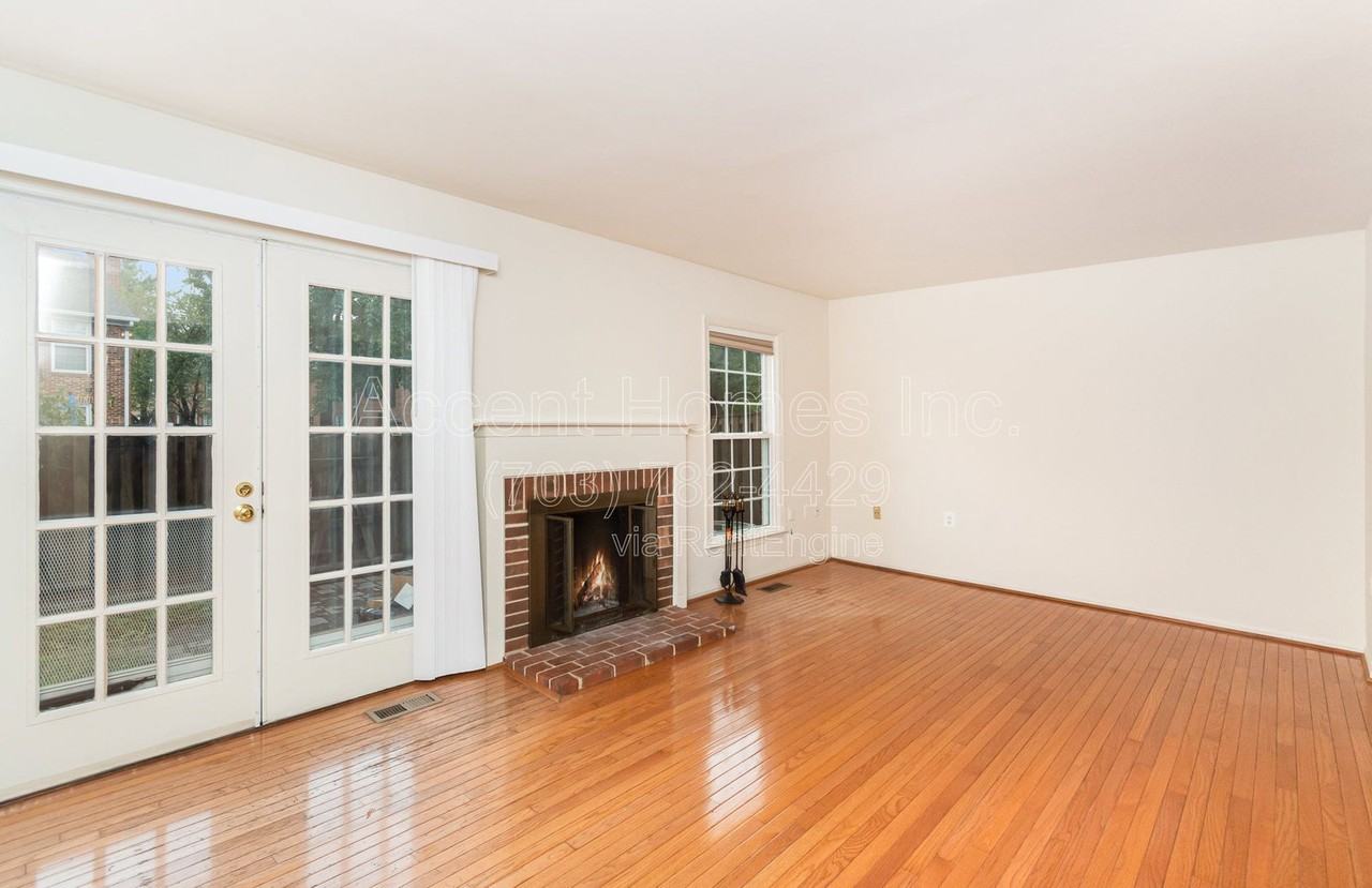 2514 S Arlington Mill Dr #C - Photo 3 of 30