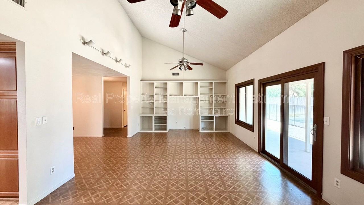 3305 E Palo Alto Ave - Photo 5 of 18
