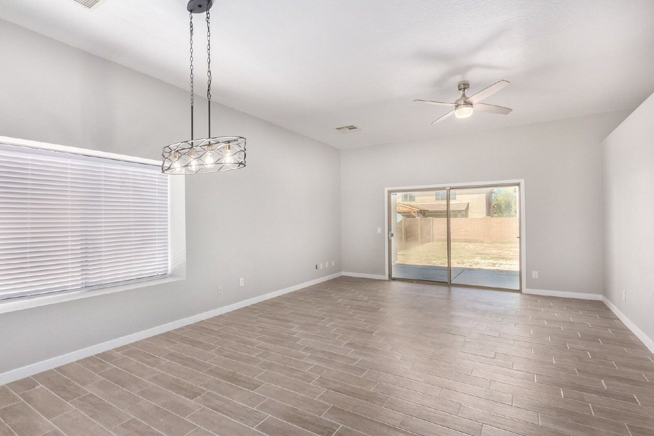 10012 W Wood St - Photo 4 of 23