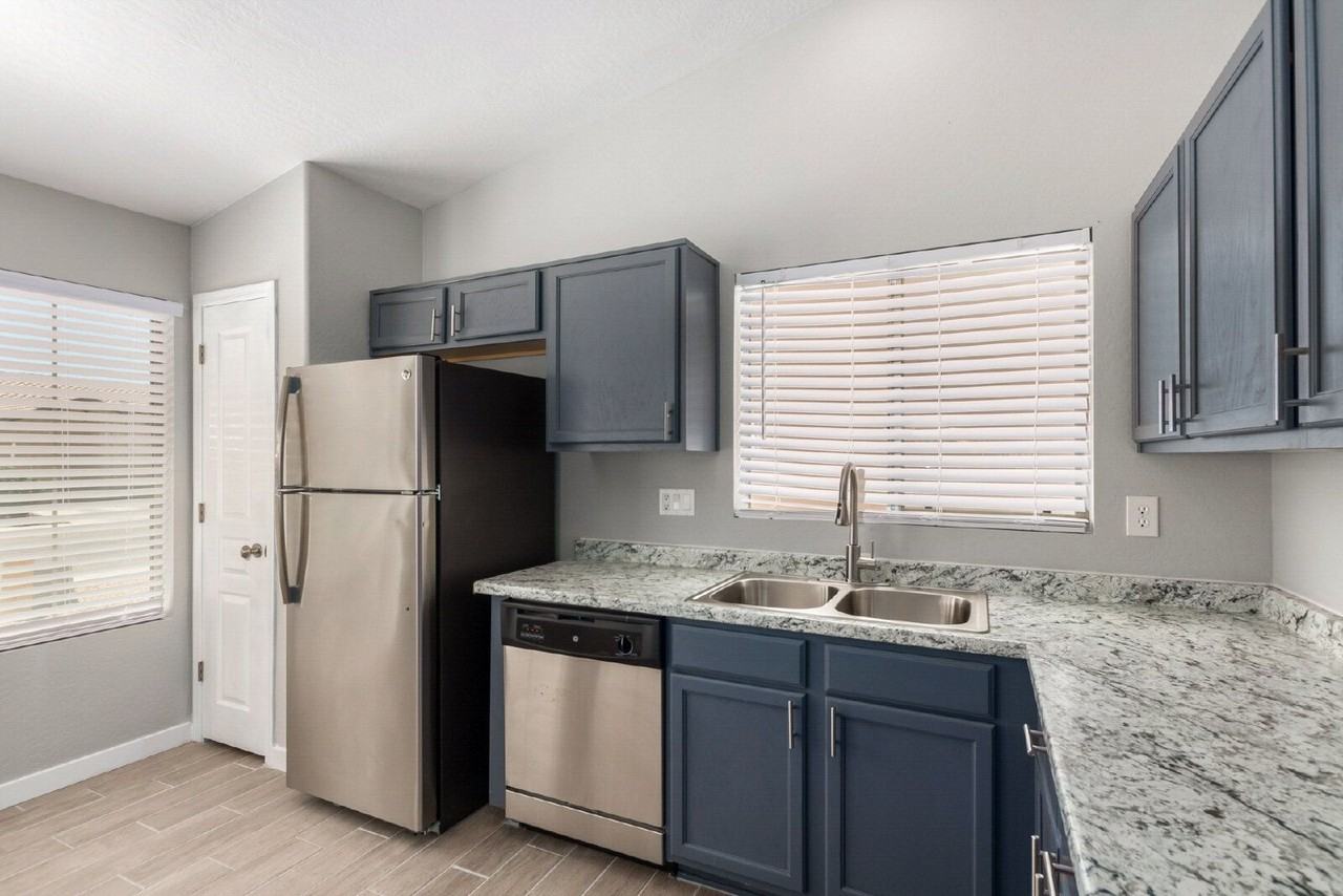 10012 W Wood St - Photo 7 of 23