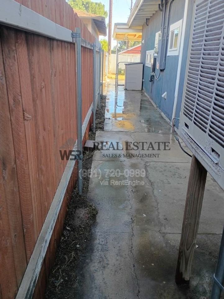 201 W Dale St #B - Photo 4 of 16