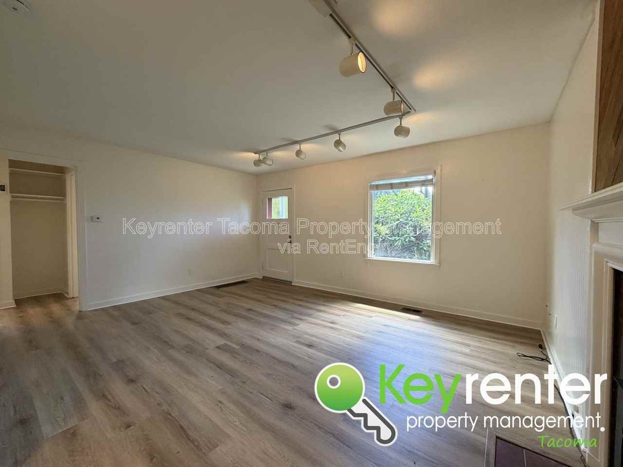 5321 N 42nd St - Photo 2 of 16