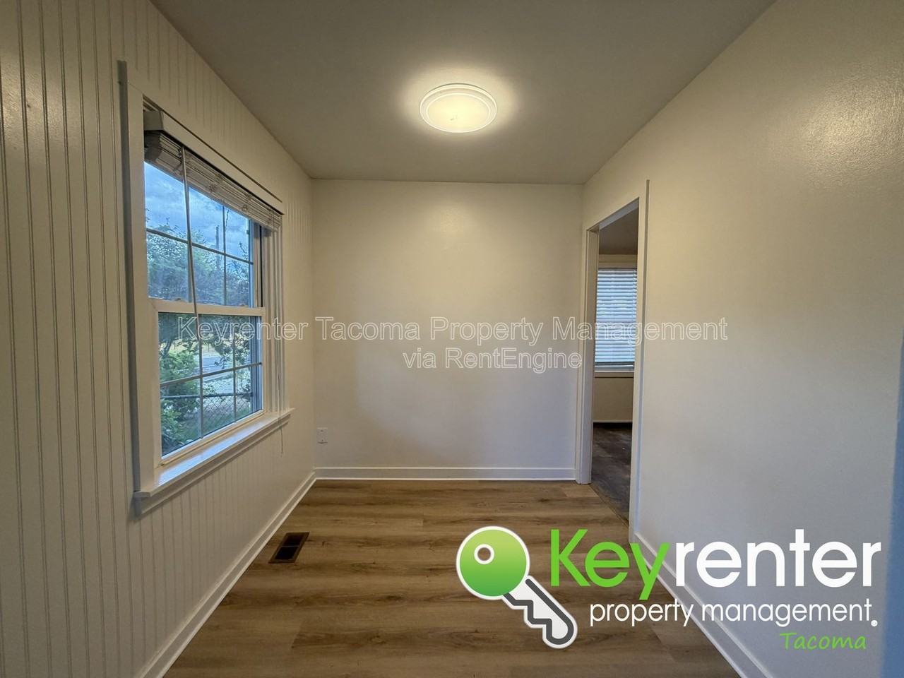 5321 N 42nd St - Photo 4 of 16