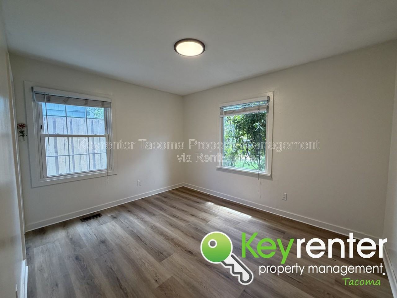5321 N 42nd St - Photo 7 of 16