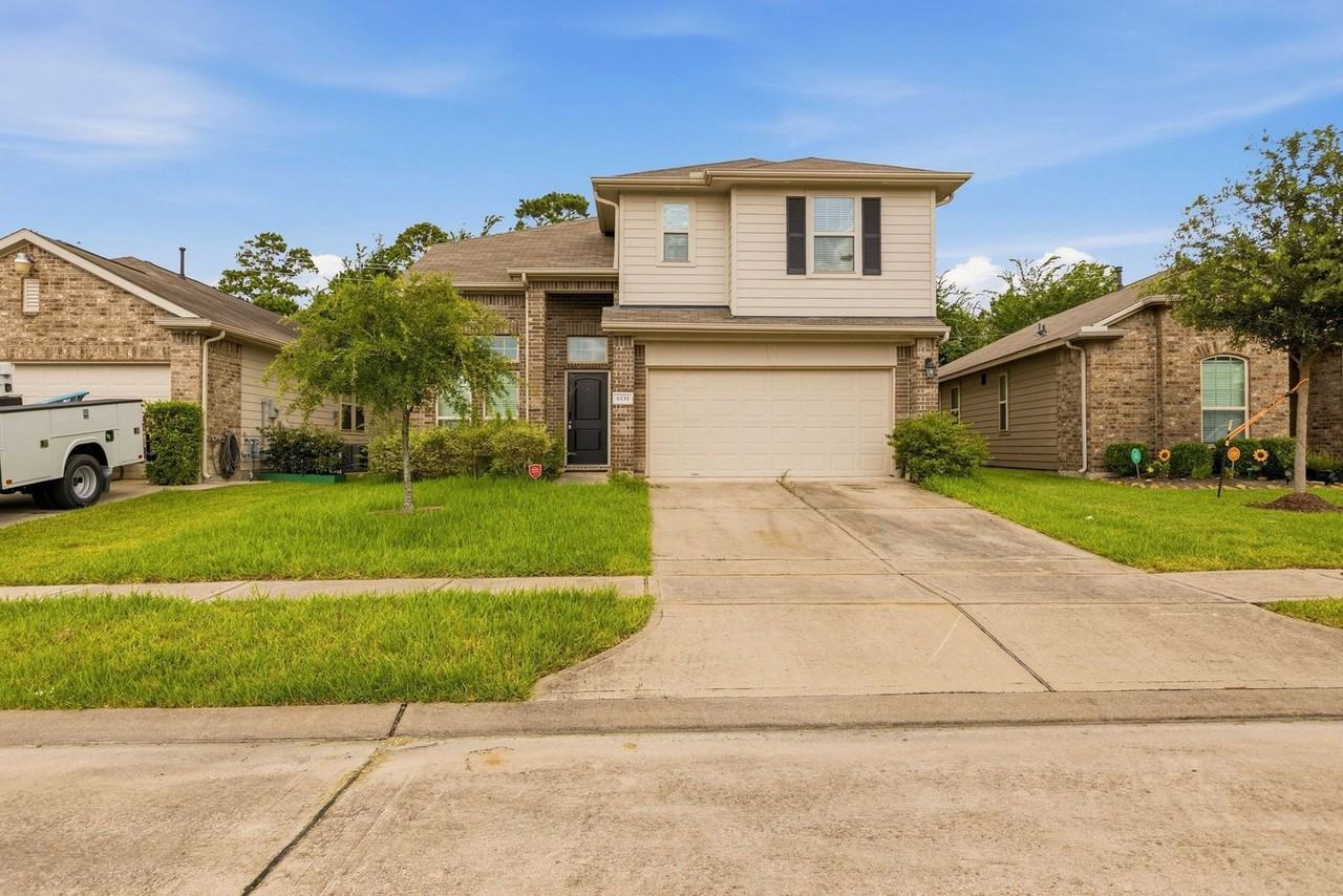 6131 Carpenters Cove Ln - Photo 2 of 32