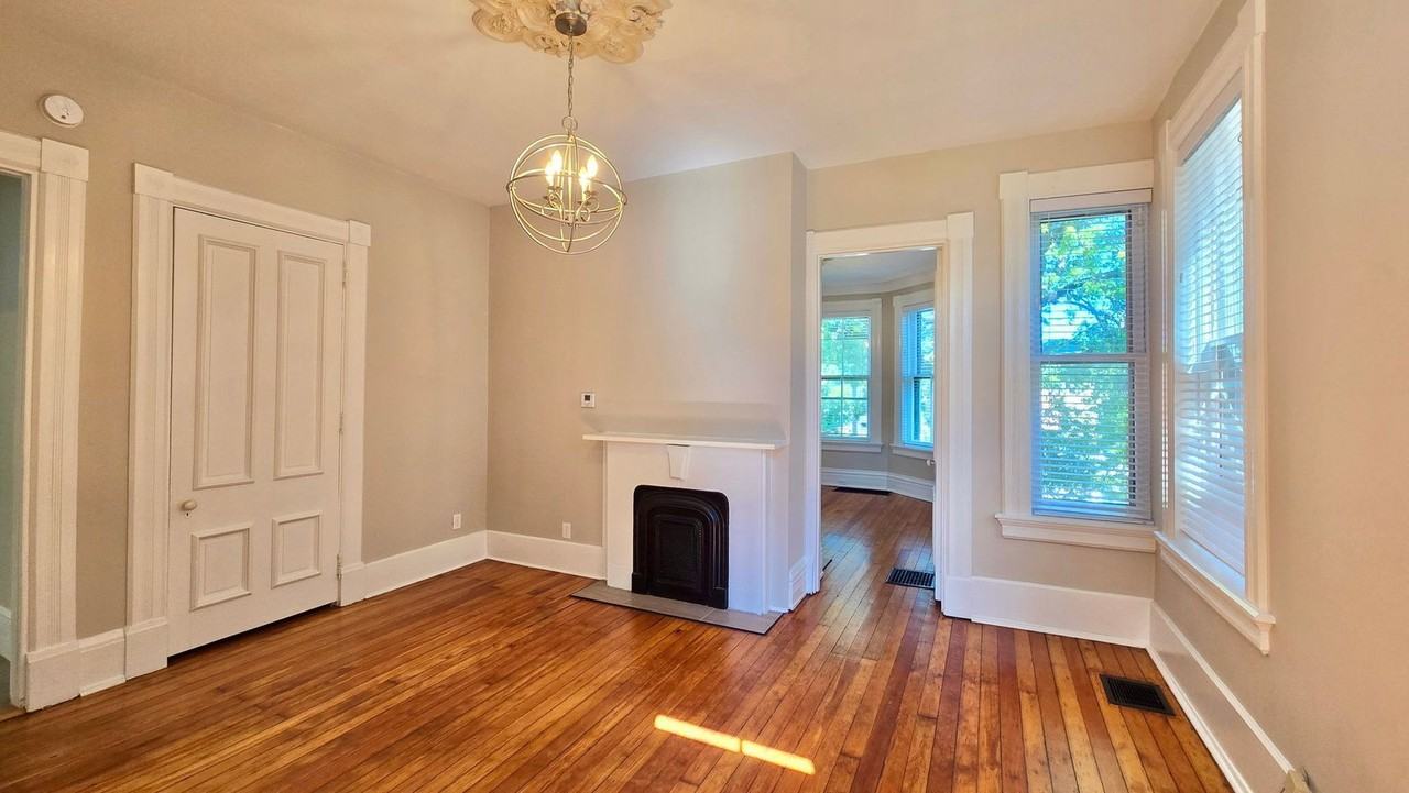 214 Fairfield Ave #1 - Photo 4 of 31