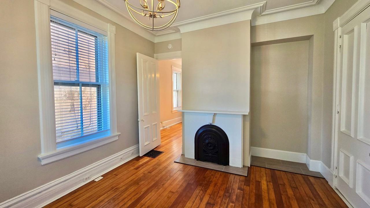 214 Fairfield Ave #1 - Photo 5 of 31