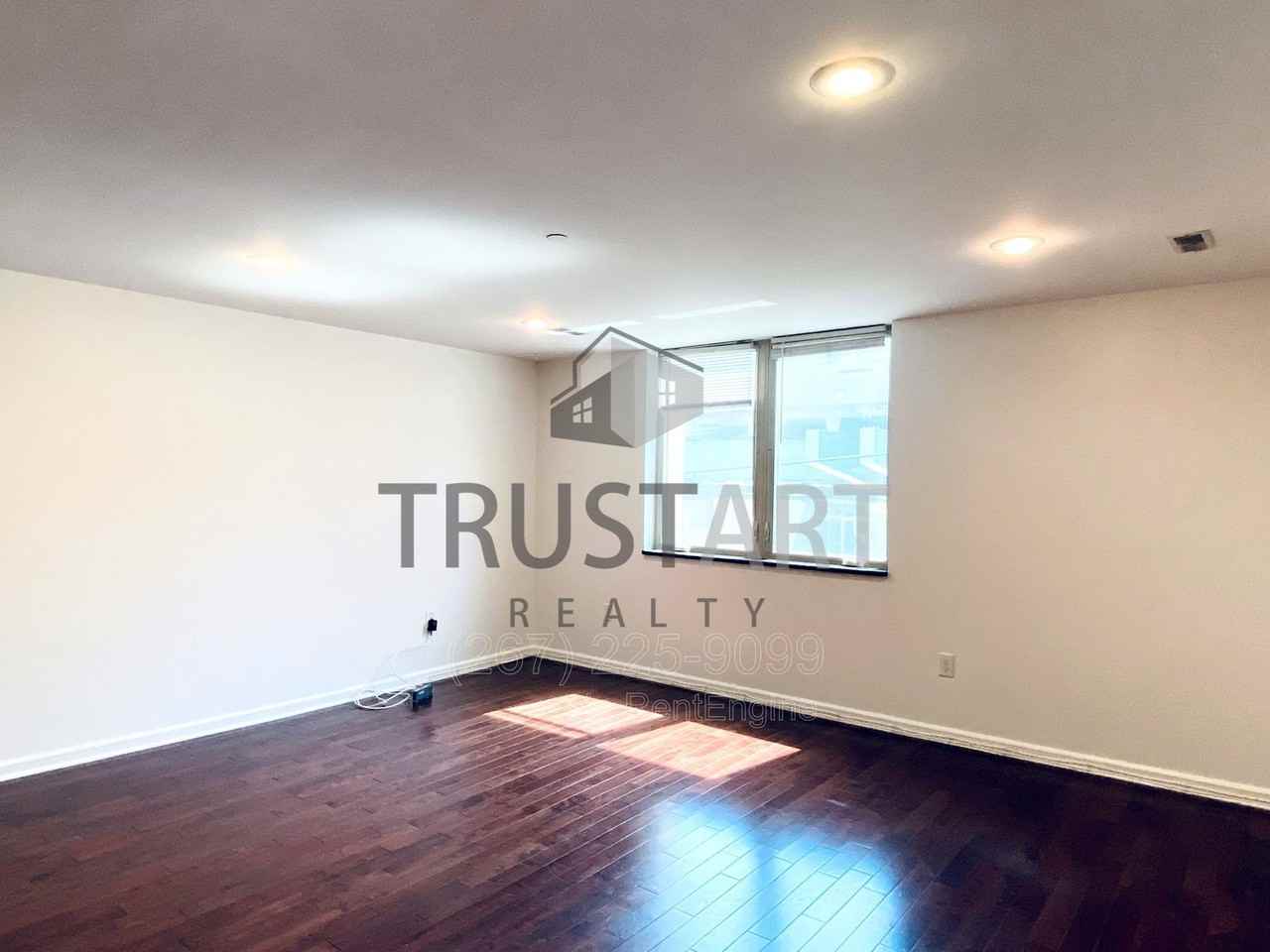 1816 N Front St #B - Photo 4 of 27