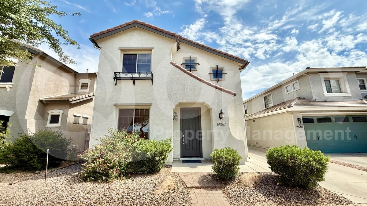 19067 E Pelican Dr - Photo 2 of 4