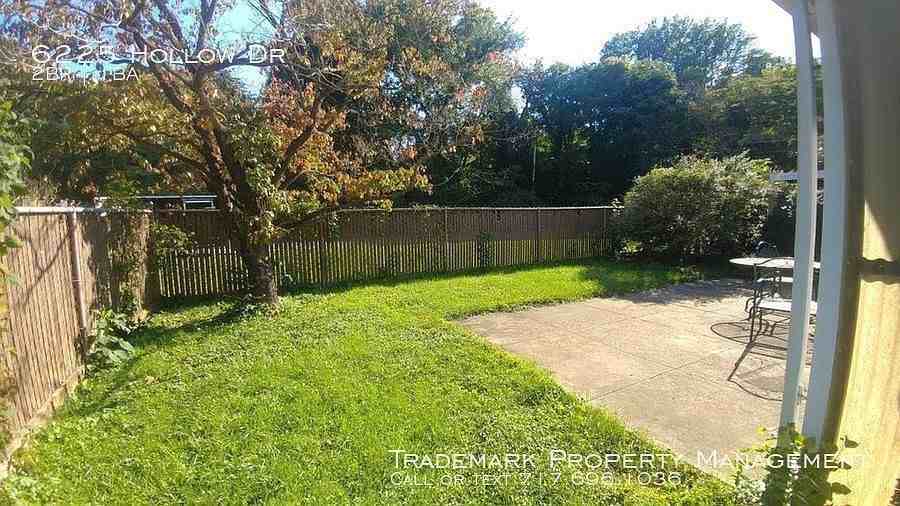 6225 Hollow Dr - Photo 3 of 14