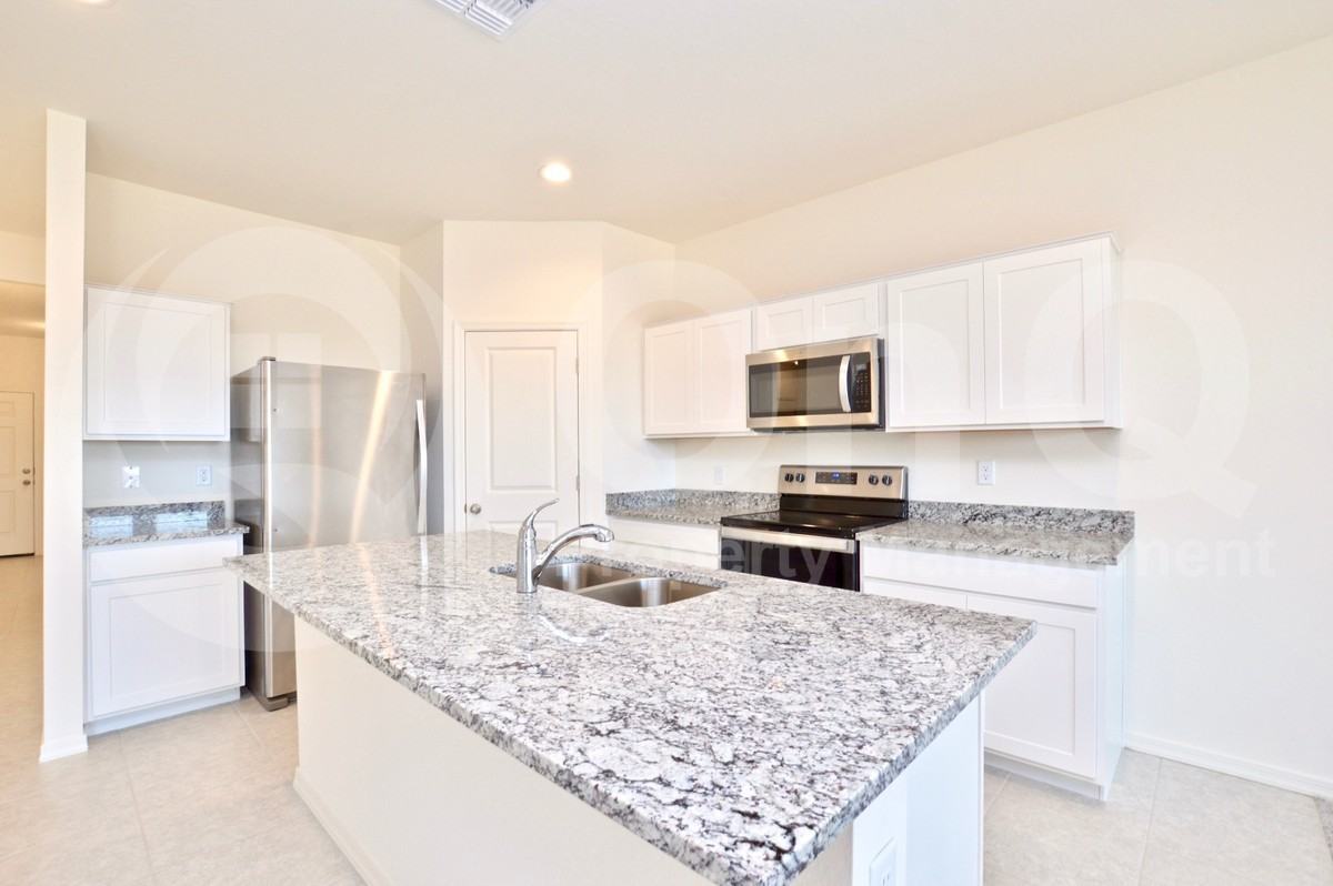 358 S Borromeo Dr - Photo 5 of 20