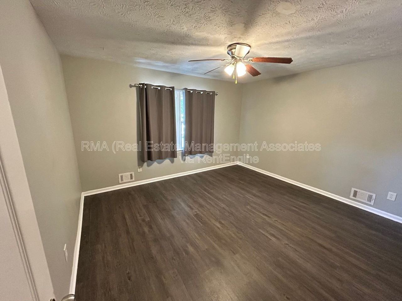 12B Lisa Ln - Photo 3 of 7