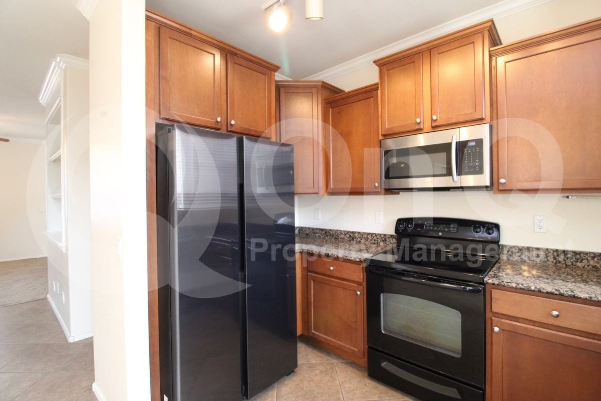 4273 E Oakland St - Photo 4 of 22