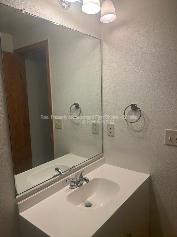 10805 E Funston St - Photo 5 of 35