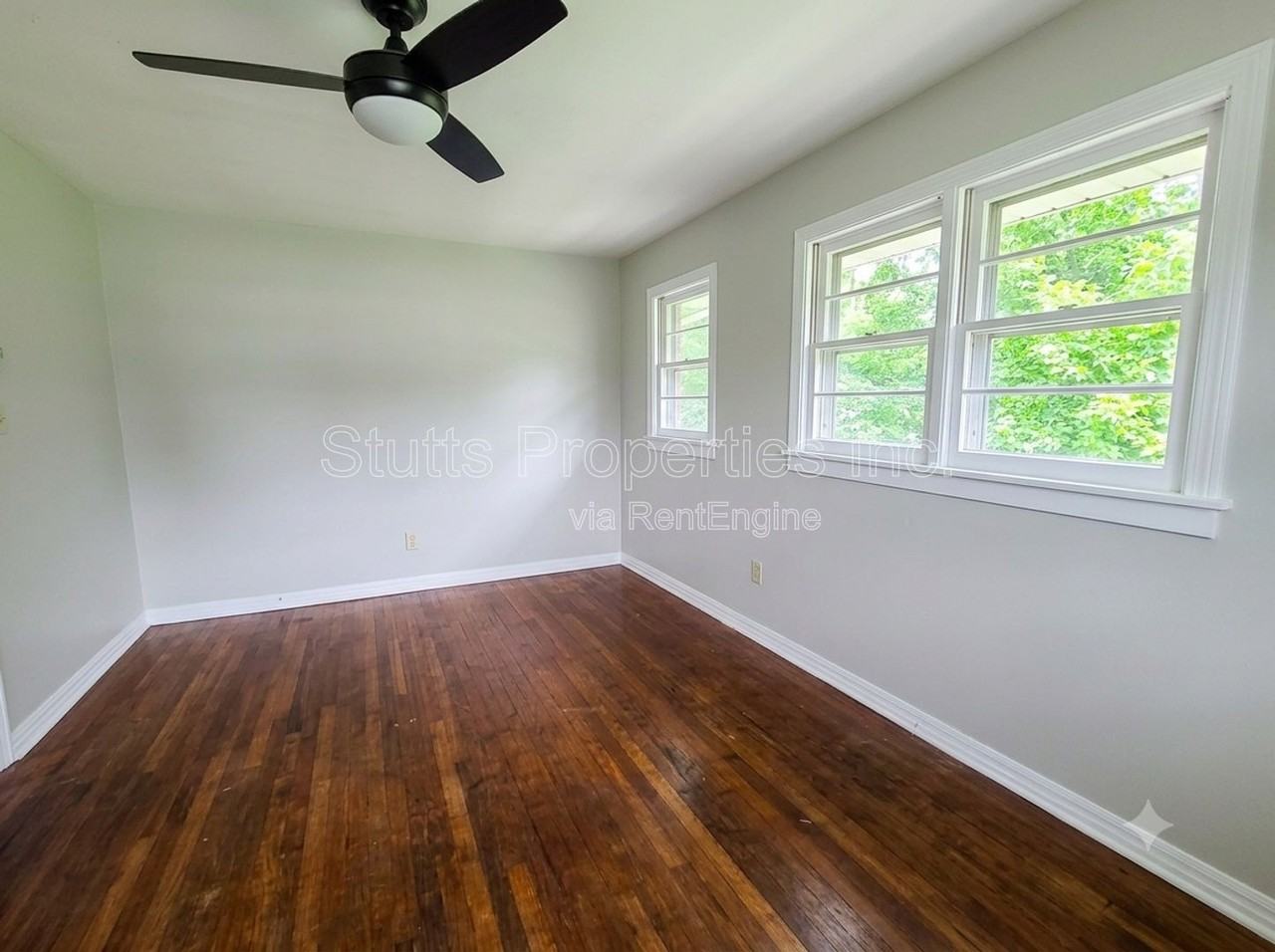401 W 1st St #A - Photo 5 of 5