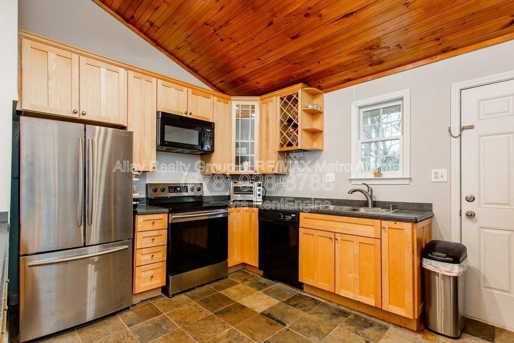 217 Adair St #6 - Photo 7 of 24