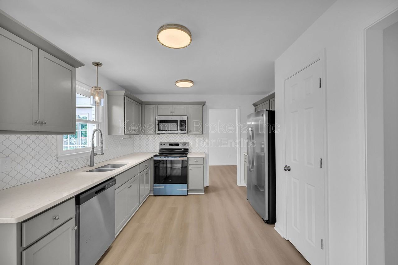 2341 Wall Rd - Photo 3 of 9