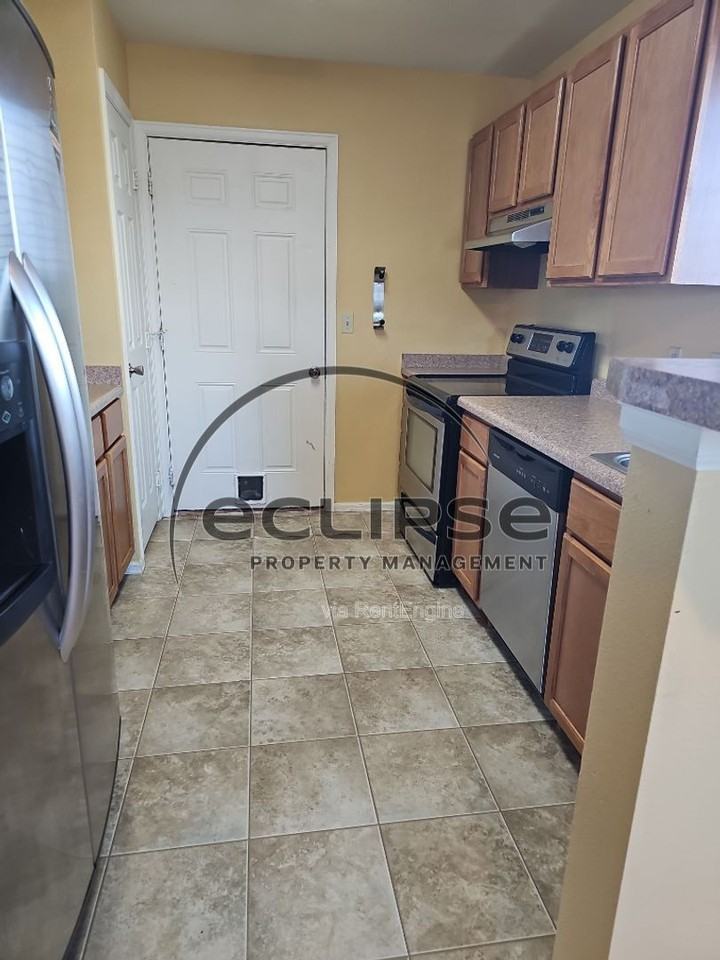 2700 Moran Pl - Photo 4 of 16