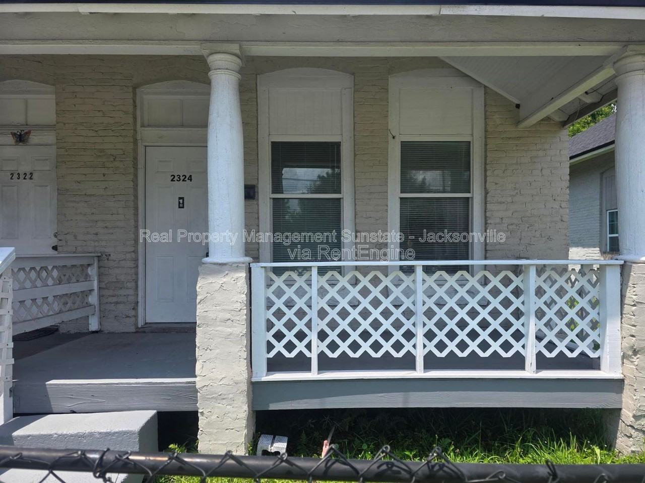 2324 Moncrief Rd - Photo 2 of 15