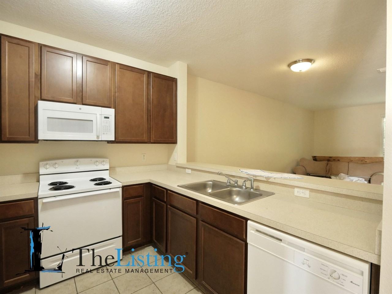 10409 Regent Square Dr #802 - Photo 5 of 18