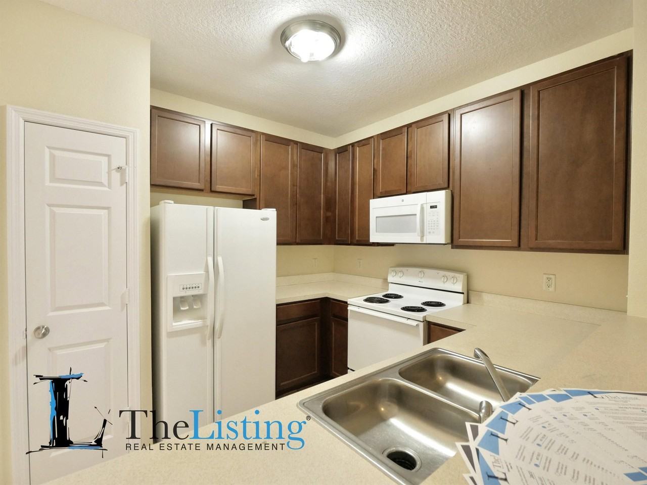 10409 Regent Square Dr #802 - Photo 6 of 18