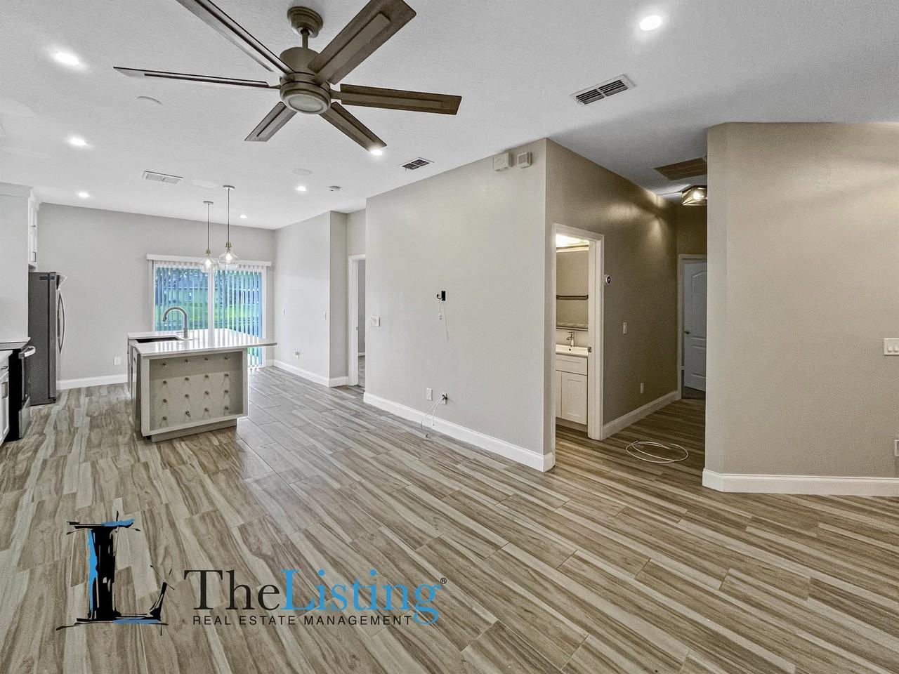 11272 Moonshine Creek Cir - Photo 5 of 21